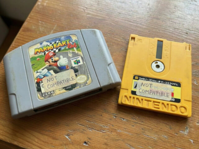 64カセットとファミコンディスクシステムソフトの画像です。