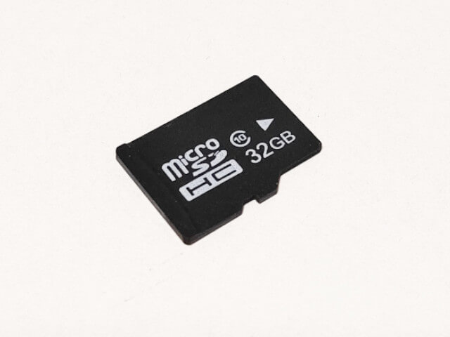 32GB microSDカードの画像です。